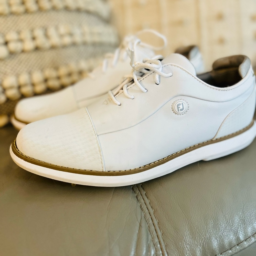 FootJoy Golf Shoes with spikes White